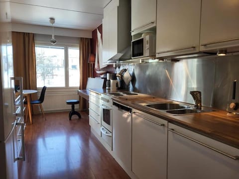 Kitchen or kitchenette, Dining area, dishwasher, minibar, pet friendly, stove, toaster