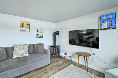 Lakefront Bremerton Vacation Rental with Deck! House in Bremerton