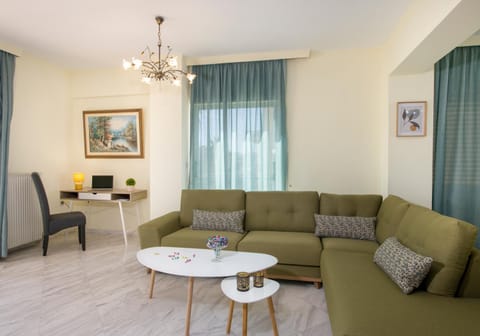 Communal lounge/ TV room, TV and multimedia, Living room