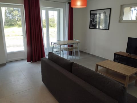 TV and multimedia, Living room, Dining area