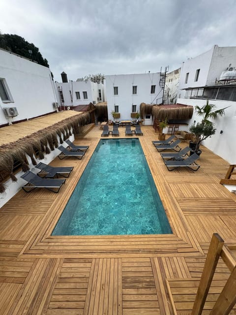 Pool view, Swimming pool, sunbed