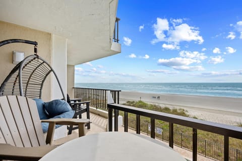Patio, Day, Natural landscape, View (from property/room), Seating area, Beach, Sea view