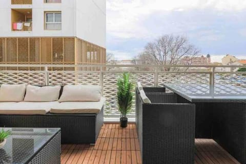 Patio, Day, View (from property/room), Balcony/Terrace