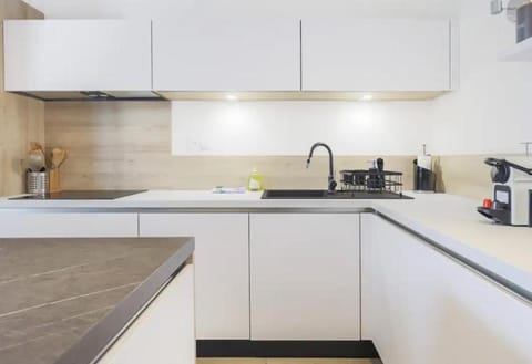 Coffee/tea facilities, Kitchen or kitchenette