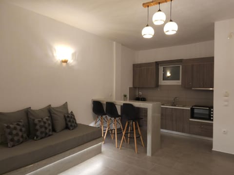 Litmus Apartment in Thera