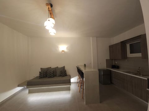 Litmus Apartment in Thera