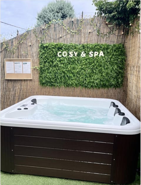 Hot Tub, Hot Tub, Balcony/Terrace, Spa and wellness centre/facilities