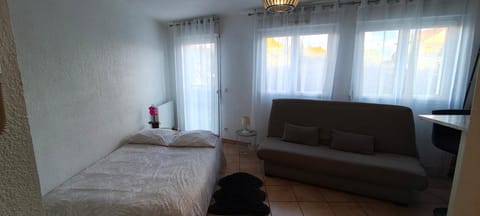 Appartement face à la Gare Apartment in Annemasse