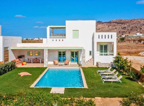 Property building, Garden, Garden view, Swimming pool, sunbed