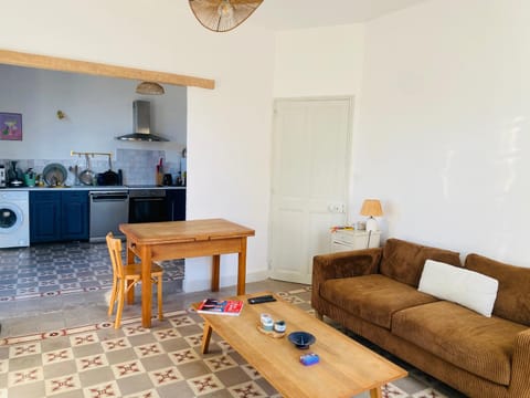 Gîte Mas La Bohème Piscine Parking Privé L'Isle-Sur-La-Sorgue Apartment in L'Isle-sur-la-Sorgue