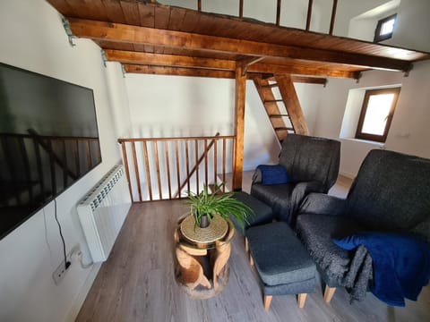 Communal lounge/ TV room, TV and multimedia