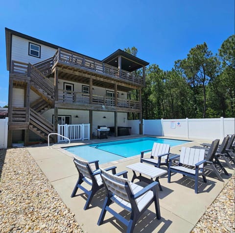 Sojourn Corolla 6 Bedroom POOL House in Corolla