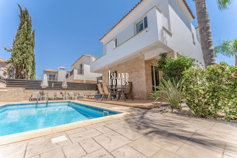 Patio, Pool view, Swimming pool