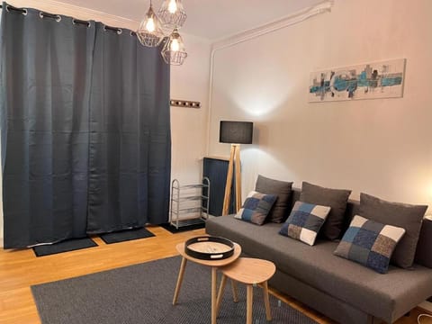 Maison La Belle Endormie- Disneyland et Paris House in Noisy-le-Grand