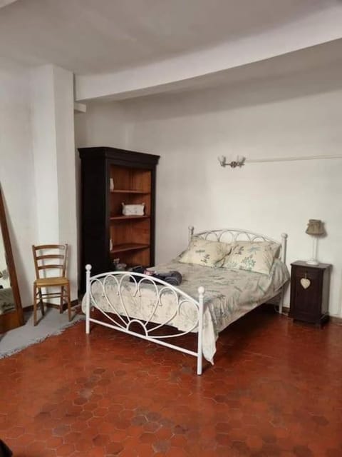 Appartement face au lac Apartment in Bauduen