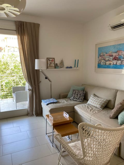 Living room, air conditioner