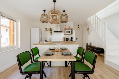 Kitchen or kitchenette, Living room, Other, Seating area, Dining area, minibar, pet friendly, stove