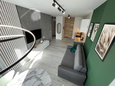 Communal lounge/ TV room, TV and multimedia, Living room, Seating area, Evening entertainment