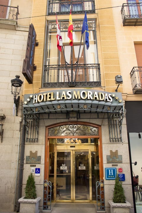Facade/entrance, Decorative detail