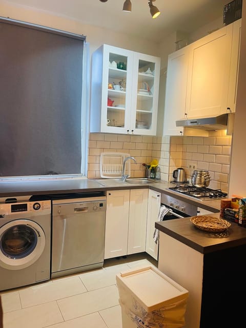 Kitchen or kitchenette, dishwasher, pet friendly, stove, washing machine