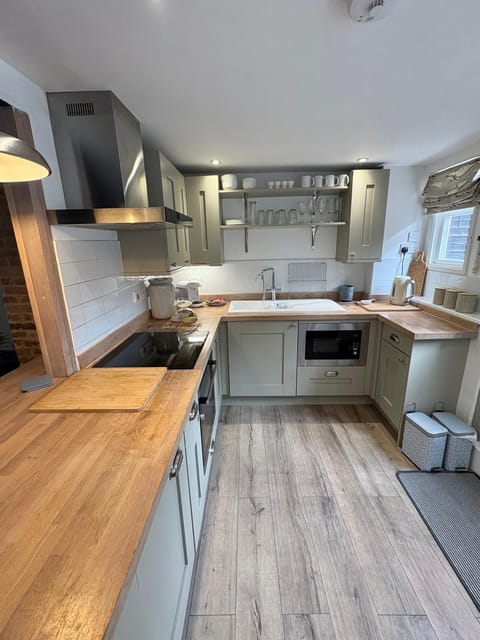 Stylish Town House in Medieval Grid House in Bury Saint Edmunds