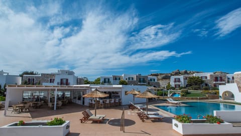 Property building, View (from property/room), Lounge or bar, Swimming pool, Swimming pool