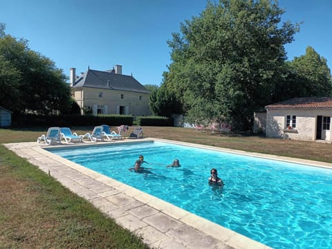 People, Garden, Swimming pool, Swimming pool, group of guests, sunbed