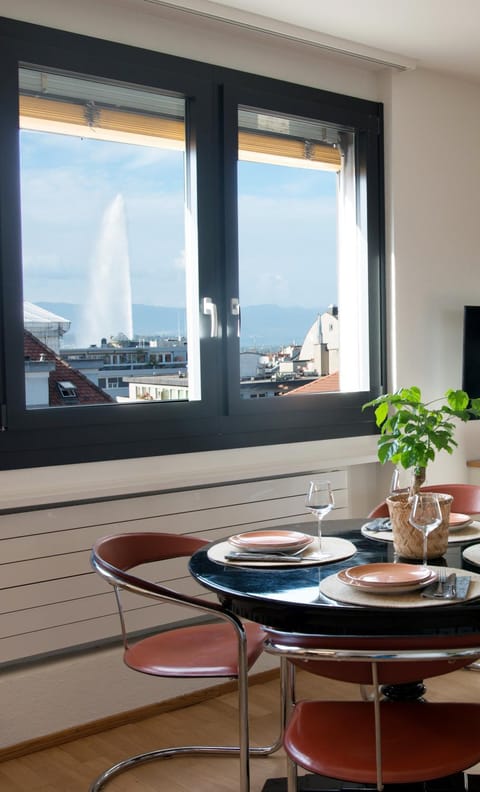 WowAppartements vue sur le jet d'eau Apartment in Geneva
