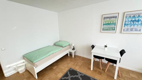 Bed, Photo of the whole room, Dining area, Bedroom
