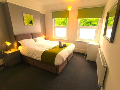 Bed, Bedroom, heating