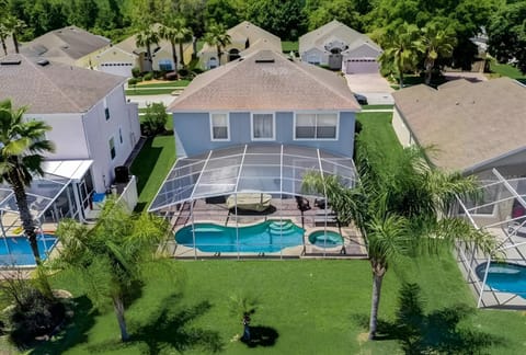 Property building, Bird's eye view, Garden, Garden view, Pool view, Swimming pool