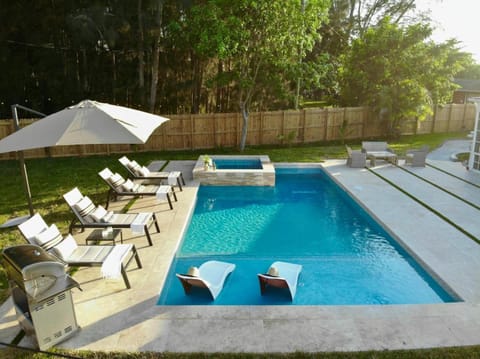 Fox Garden-Heated Pool-Spa- Boho-Downtown & Beach Villa in Fort Lauderdale