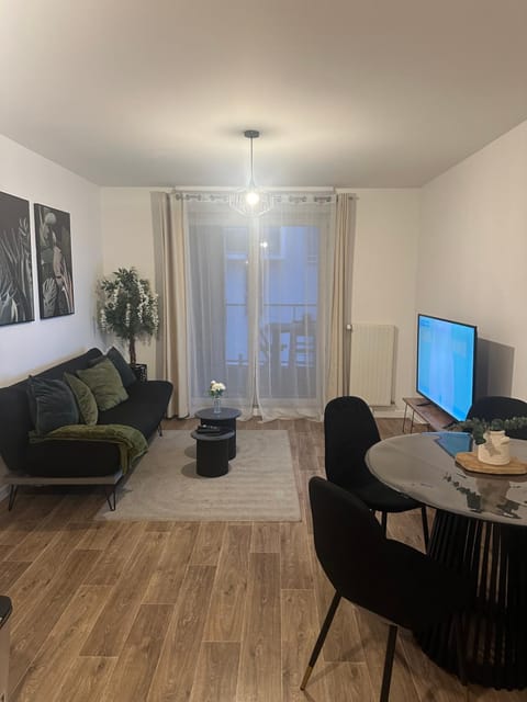 Cosy house à 6 min du RER A et PSA Apartment in Poissy