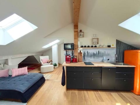 Kitchen or kitchenette, Living room, Seating area