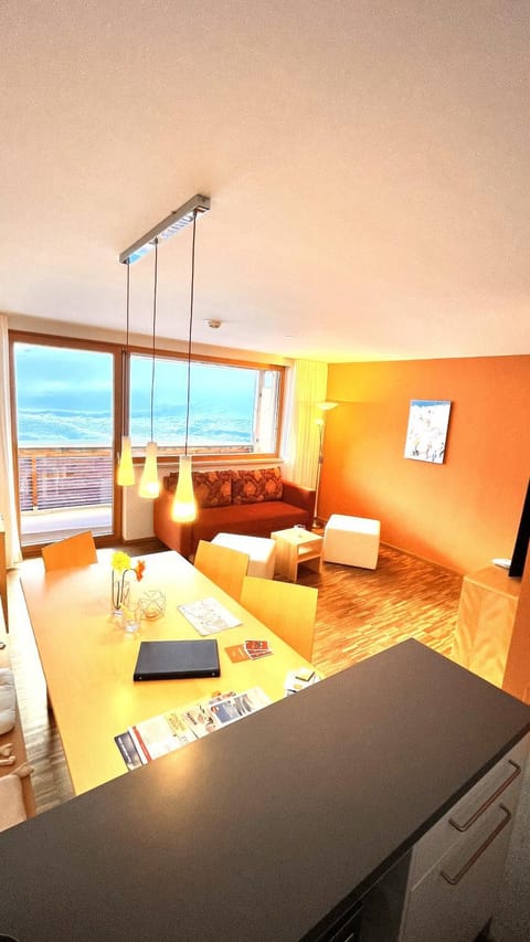 View (from property/room), Balcony/Terrace, Living room, Dining area, Food