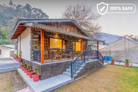 Property building, Natural landscape, Mountain view