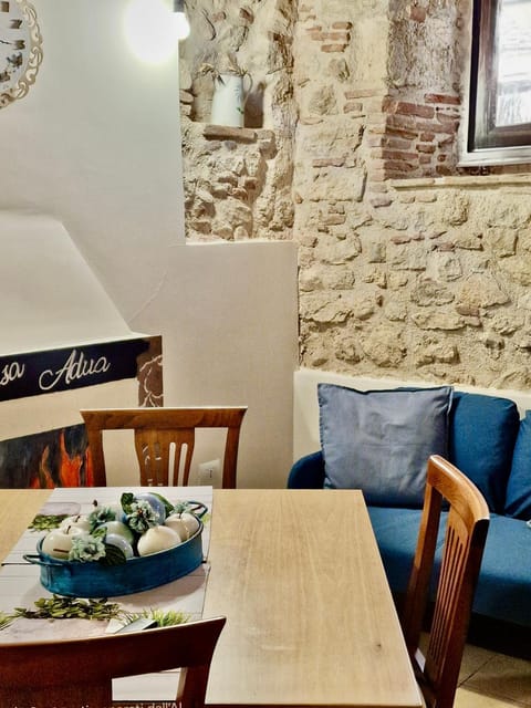 Living room, Decorative detail