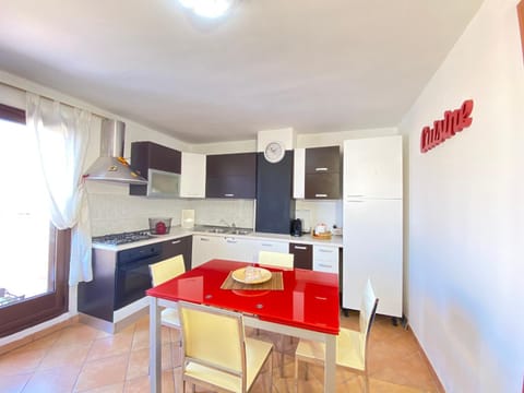Kitchen or kitchenette, Seating area, Dining area, pet friendly, stove