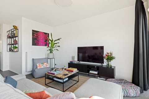 TV and multimedia, Seating area