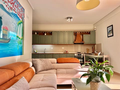 Kitchen or kitchenette, Living room