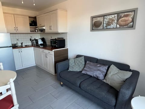 Appartement T2, 4 personnes, climatisé, avec piscine, Village de la Mer Apartment in La Londe-les-Maures