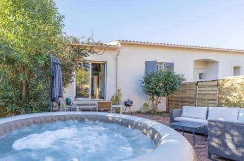 Garden, Hot Tub
