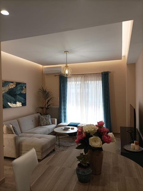 TV and multimedia, Living room, Dining area, air conditioner