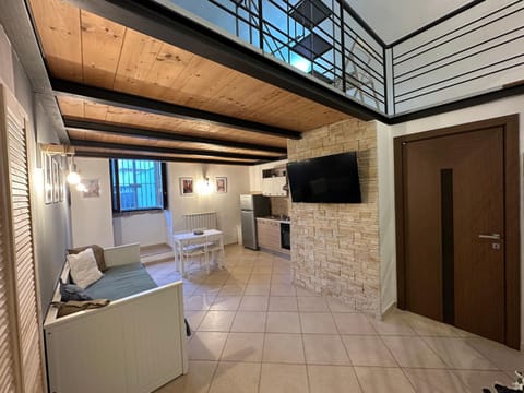 TV and multimedia, Kitchen or kitchenette, Living room, Seating area