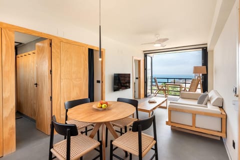 TV and multimedia, Balcony/Terrace, Living room, Dining area, Sea view