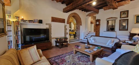 Communal lounge/ TV room, Living room, Seating area