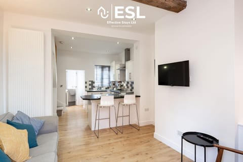 Communal lounge/ TV room, TV and multimedia, Kitchen or kitchenette, Evening entertainment