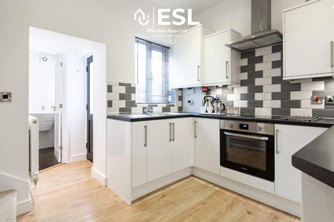 Coffee/tea facilities, Kitchen or kitchenette, dishwasher, pet friendly, stove