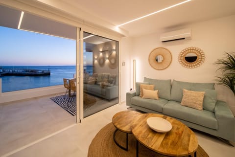 View (from property/room), Balcony/Terrace, Living room, Seating area, Sea view