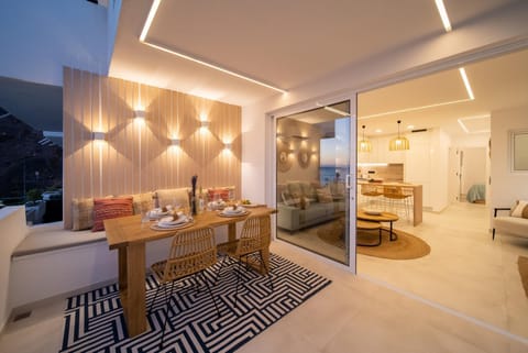 Kitchen or kitchenette, Living room, Photo of the whole room, Seating area, Dining area